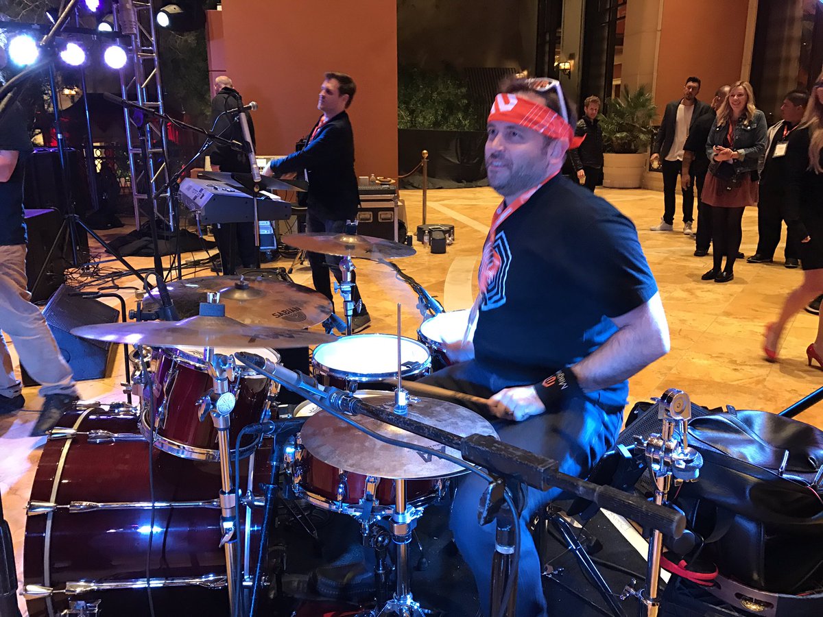 raybogman: @benmarks Rocks! #magentorock #Magentoimagine https://t.co/KAB8R6xgev