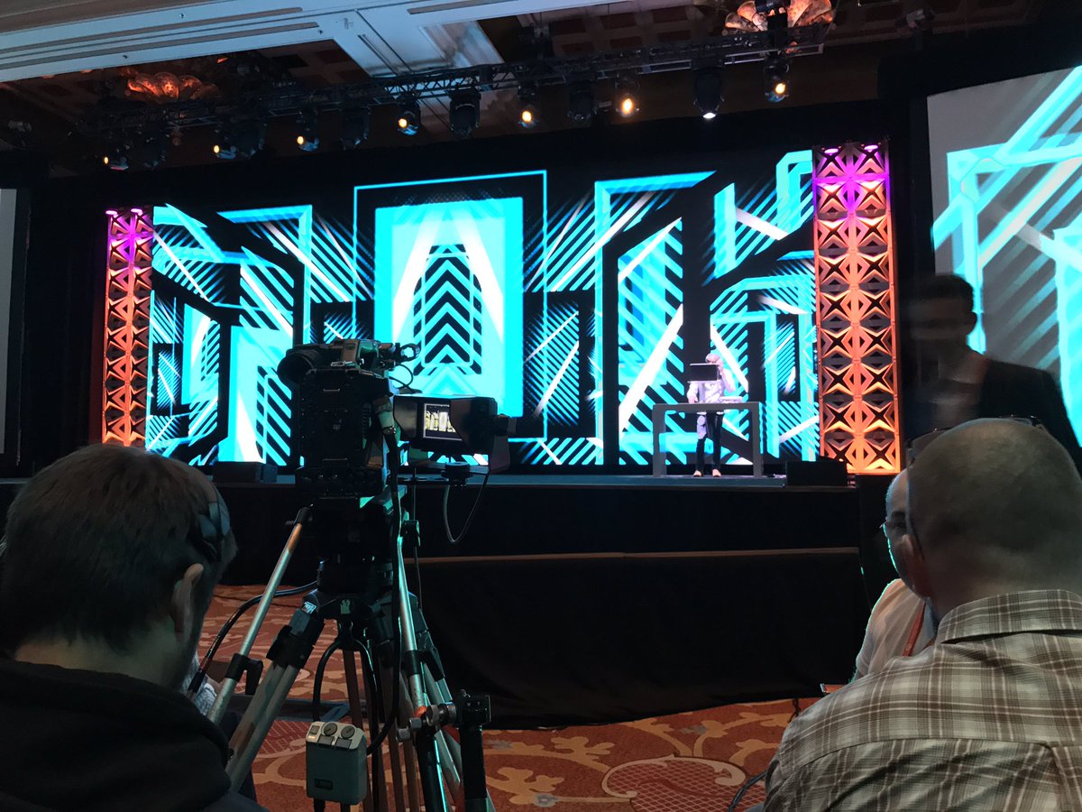 JoshuaSWarren: I think I found a good angle for photos of this morning's #MagentoImagine general session kickoff! https://t.co/Vn3UEhX8g2
