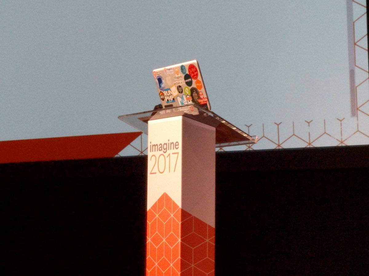 barbanet: The travelled laptop of @mbalparda #Magentoimagine https://t.co/hqIl9MSUwL