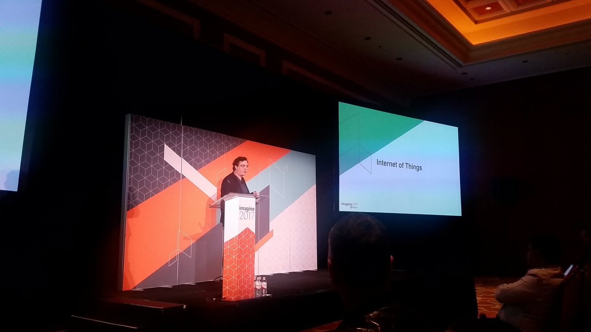 mzeis: Very nice talk by @bobvanluijt on why you APIs are so mighty. #MagentoImagine https://t.co/v1wuC5KAef