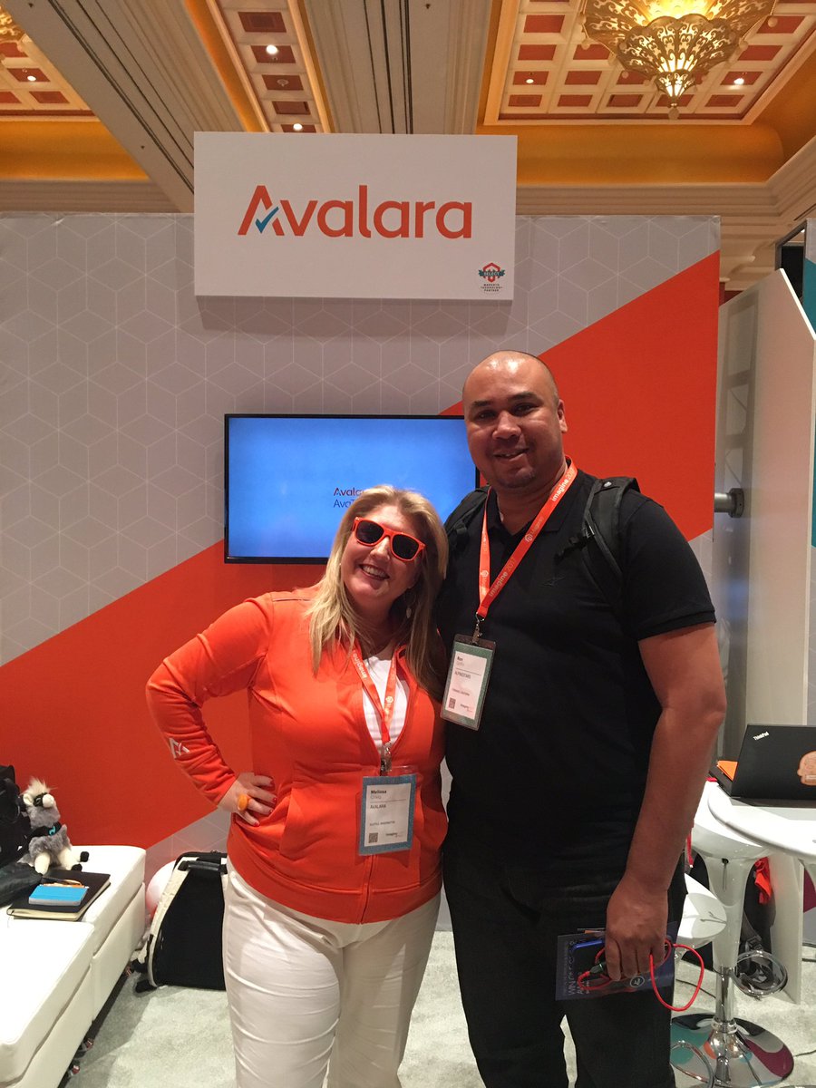 AmieeK_PMM: And yet another happy customer at #Magentoimagine! https://t.co/bKTsgeuvuQ