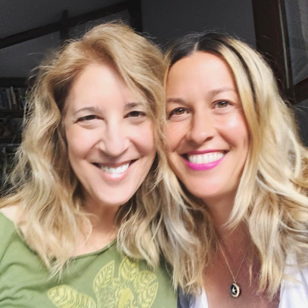 talking today with @susanstiffelman about how to prevent eating disorders in teenagers ❤ https://t.co/ko5spHLufe https://t.co/x5HhZTPeq8