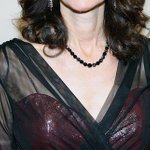 Sharon Isbin plays Chris Brubeck concerto with DSO