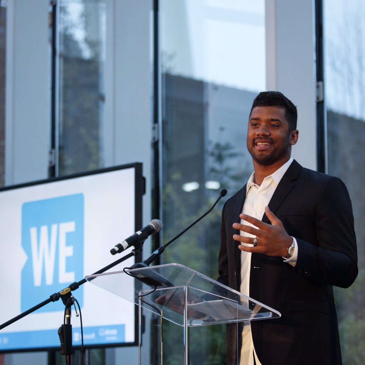 RT @DangeRussWilson: Honored to be a Co-Chair for @WeMovement with my love @Ciara. Worldwide Vision #WEDay https://t.co/XnC9iueF5k