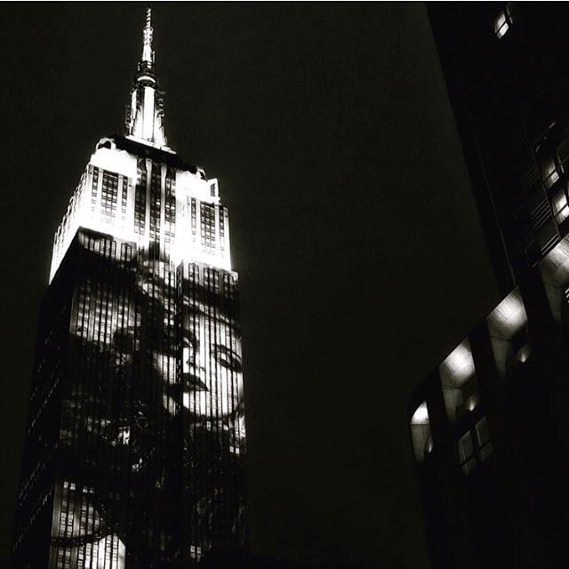 Cooll projection on Empire State Building last night! ???????????? N.Y.C. ???????????????????? @harpersbazaarus  ???????????? https://t.co/oFlXN1r3mz