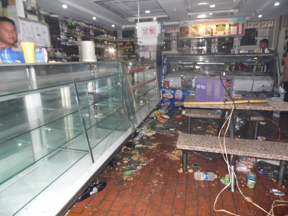 Habitantes de Barinas condenaron saqueos a establecimientos comerciales https://t.co/stPNT3umPu https://t.co/vJaTJWmfbZ