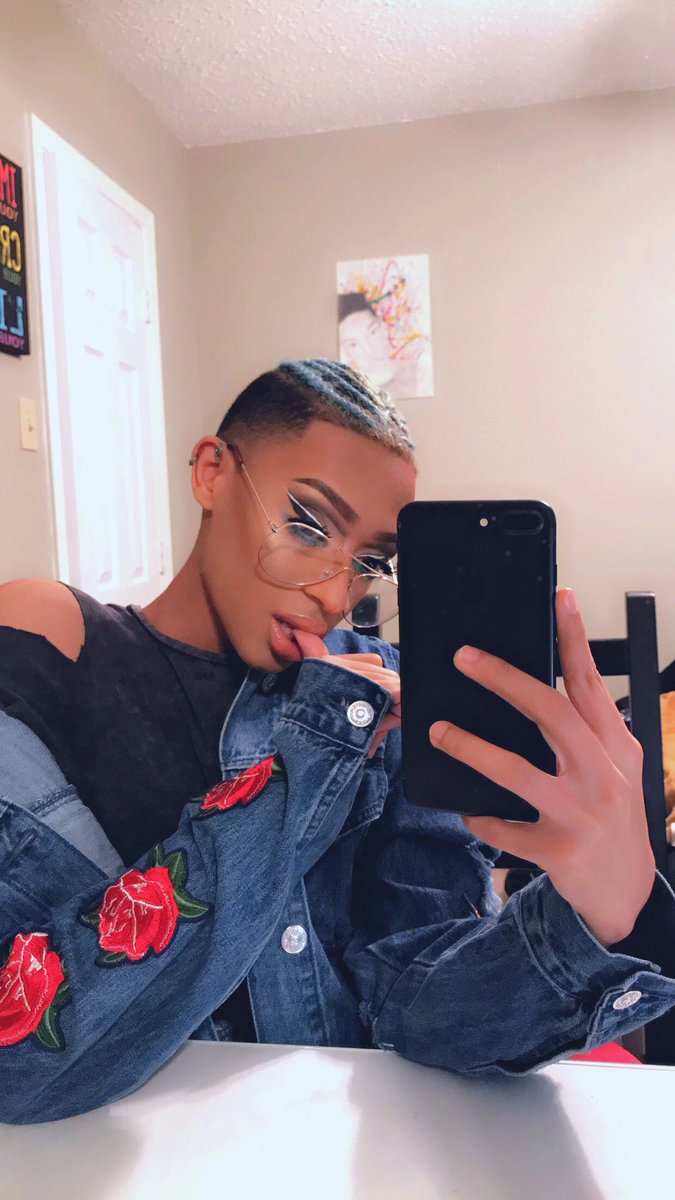 #FemBoyTwitter