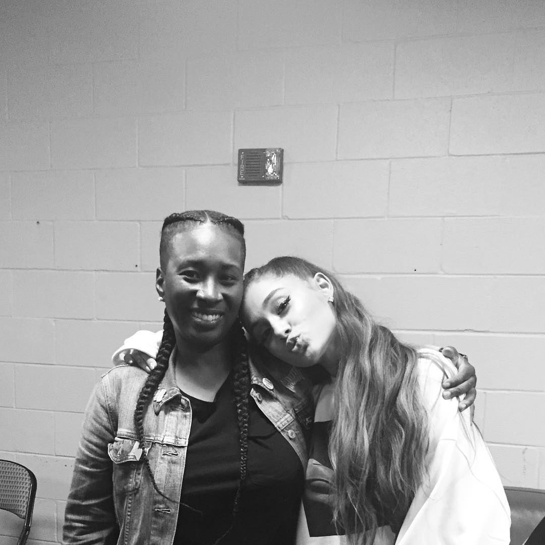 #DangerousWomanTour