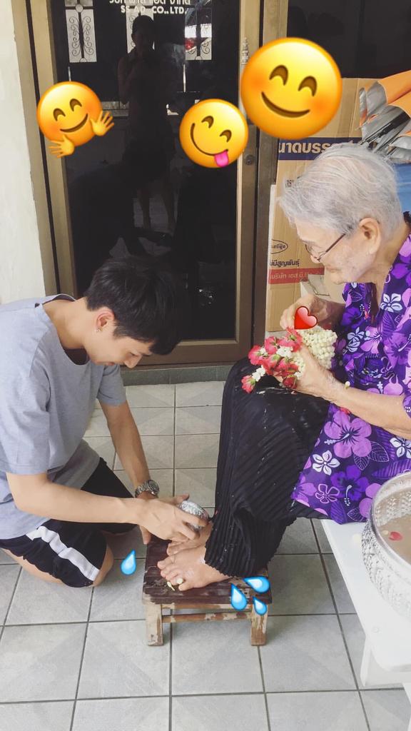 #สุขสันต์วันสงกรานต์