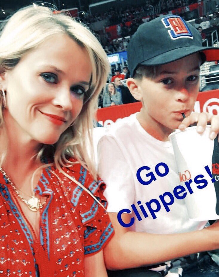 What a game!! ???????? So much fun cheering on the #LAClippers last night ???????? #ClippersNation https://t.co/7u1WbxB2R6