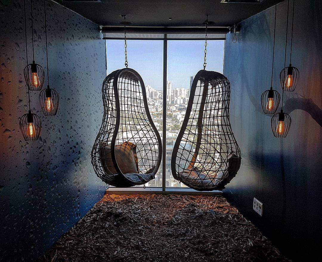 Search in Pics: Google bird nest room, braille business card & real big easter eggs