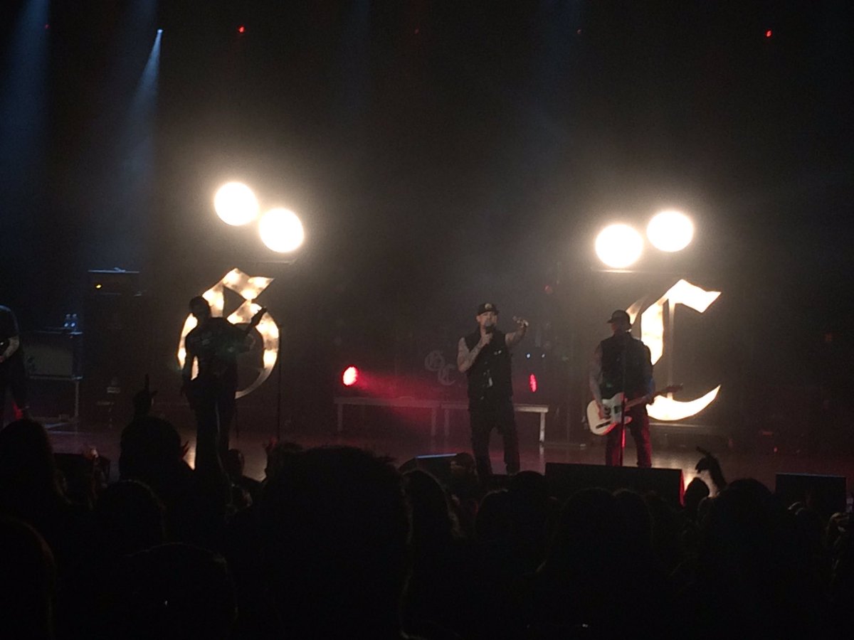 RT @TheSamuelYears: . @GoodCharlotte ???? #YouthAuthorityTour #Winnipeg https://t.co/wrmFVyUuV3 https://t.co/VPD0J4VcVe