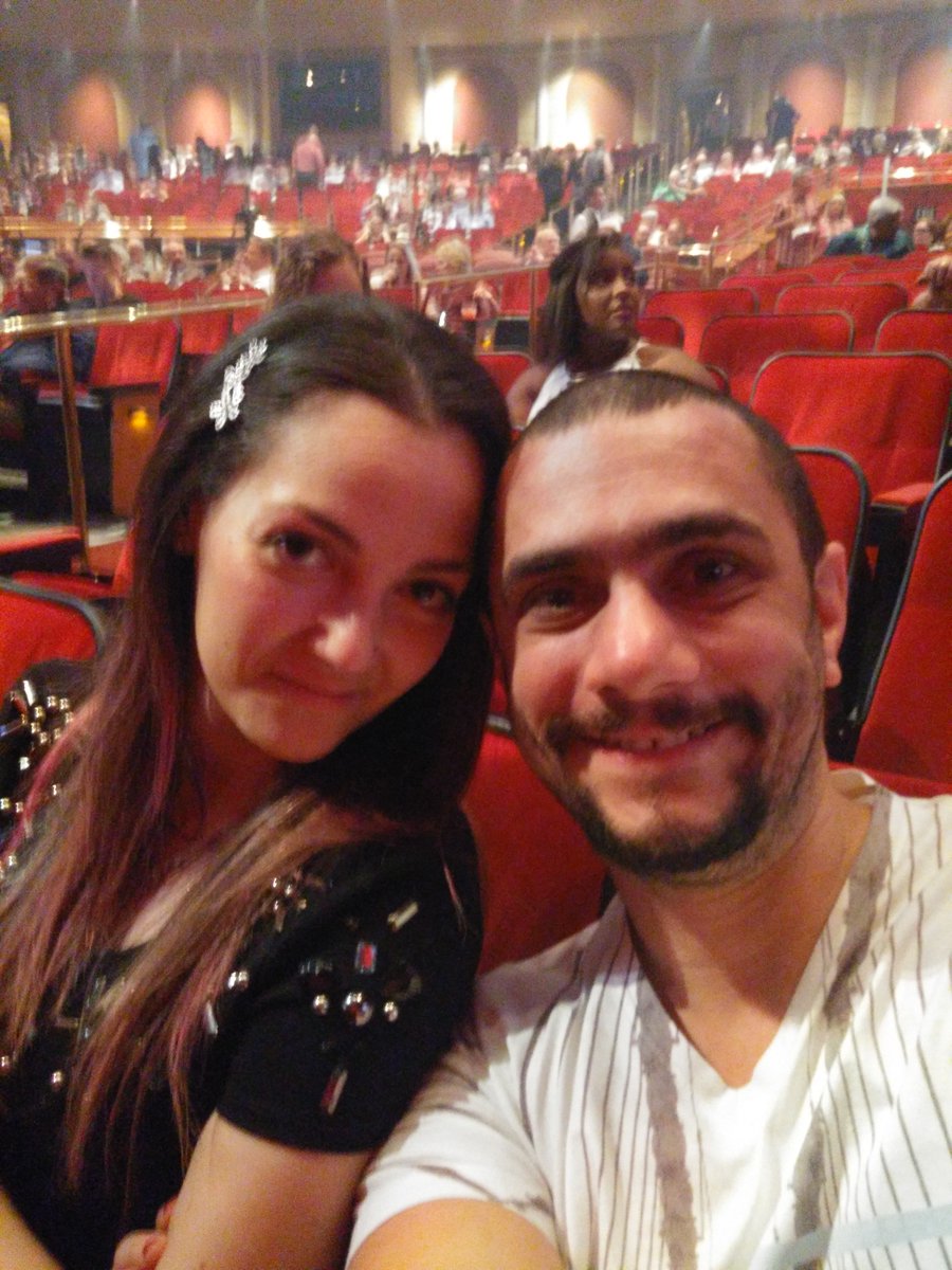 RT @itshakreysset: Ce soir concert de #celinedionvegas ! https://t.co/MrgVB2UY4O