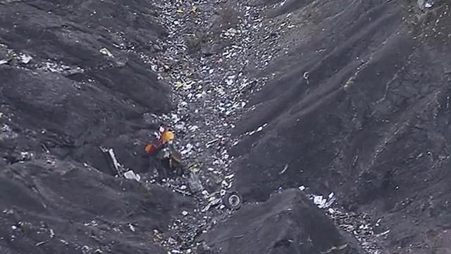 Investigators face daunting search for clues germanwings flight.