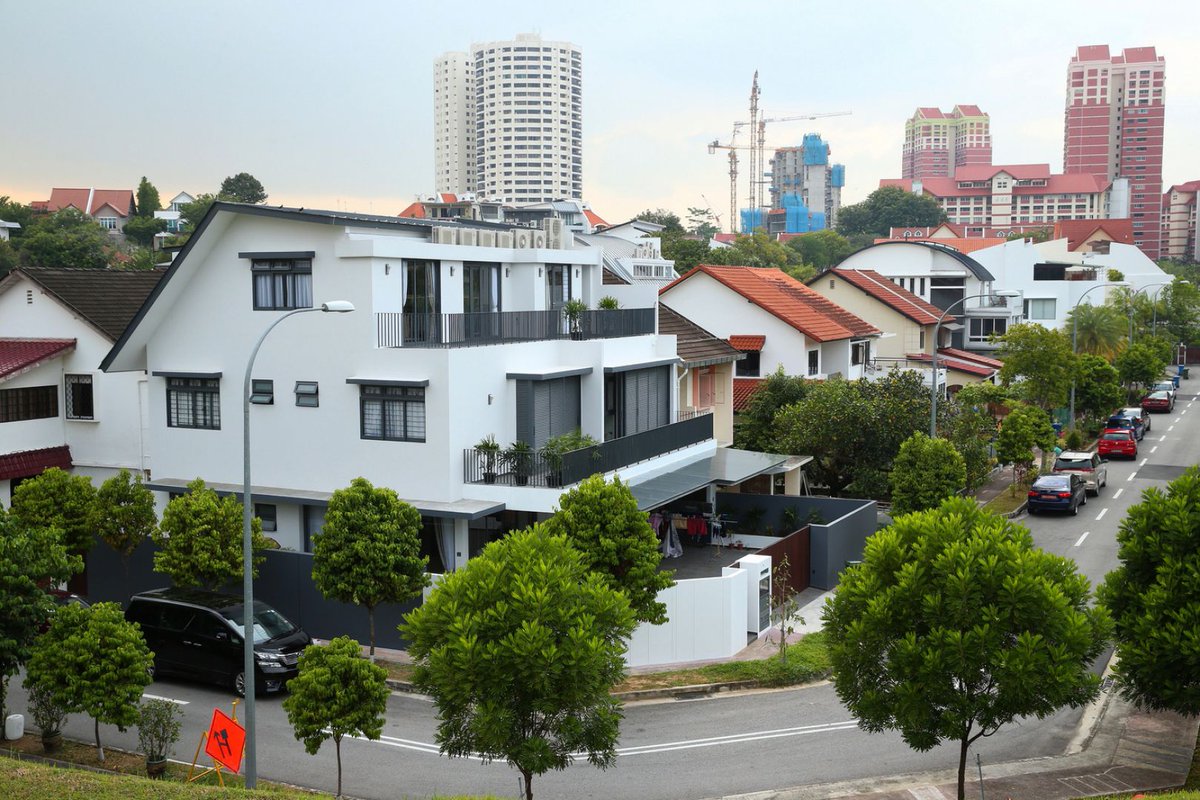 Icymi excerpts tense exchange between heng swee keat and low thia.