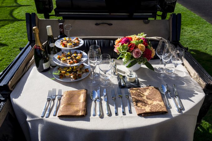 Win lunch in the world’s first horse-drawn Michelin star restaurant. Enter by 6pm Sun http://t.co/jIAvpEEnlV #comp http://t.co/fQwmXecbhx Michelin from twitter @Ascot