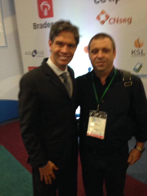 Excelente a palestra do Ricardo Amorim no CONAC/2015 em Foz do Iguaçu @Ricamconsult http://t.co/MSiIaJoNNf Michelin from twitter @ALEX_MICHELIN
