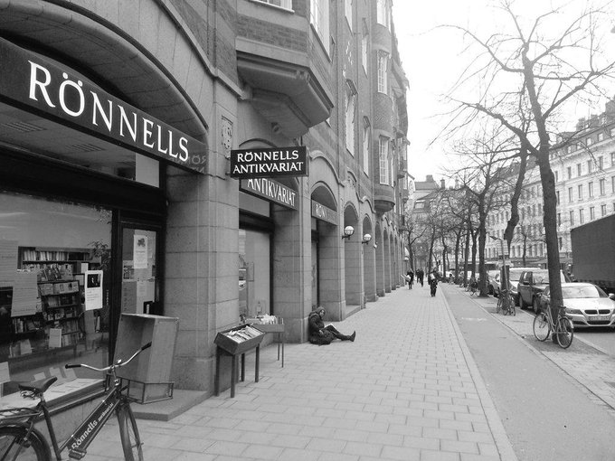 Kolla, @Ronnells har blivit med rumän. För ett antikvariat lika prestigefyllt som en stjärna i Guide Michelín. http://t.co/qj2gwYS6Ja Michelin from twitter @robjakrobjak