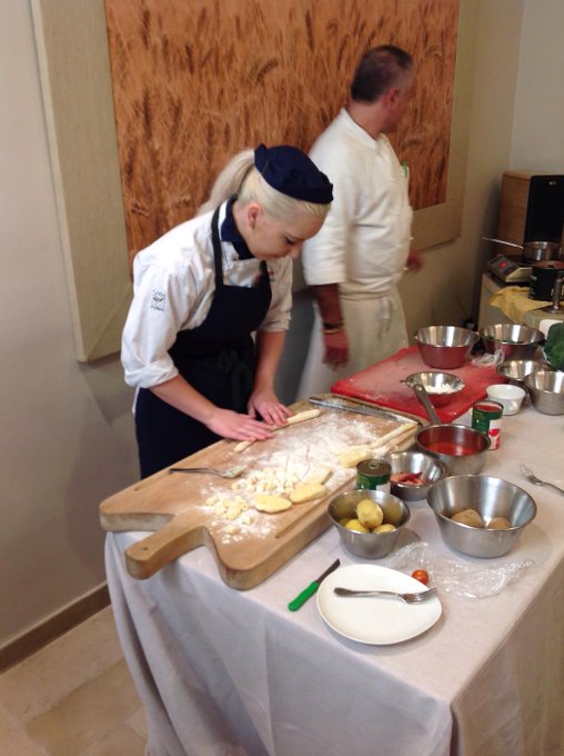 @Lborocollege great master class today at michelin star il buco in sorrento italy for our hospitality students http://t.co/JbwpQAMELq Michelin from twitter @Chefcreed