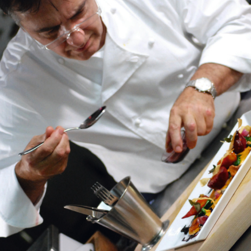 Win a 2* Michelin dining experience with @laithwaites, exclusive to #O2Priority - http://t.co/MPf9477rqH. http://t.co/aNbDx4zYzN Michelin from twitter @O2