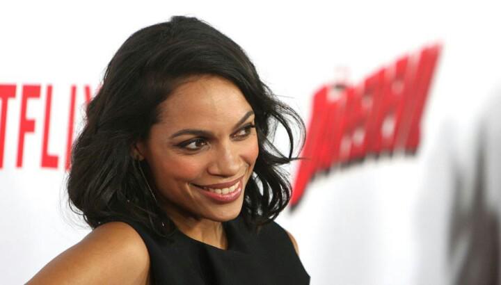 RT @REKKcognizeEnt: #WCW  to the gorgeous & multi-talented @rosarioDawson Stunning beauty! https://t.co/nNx40qaTQc Love that smile!! https:…