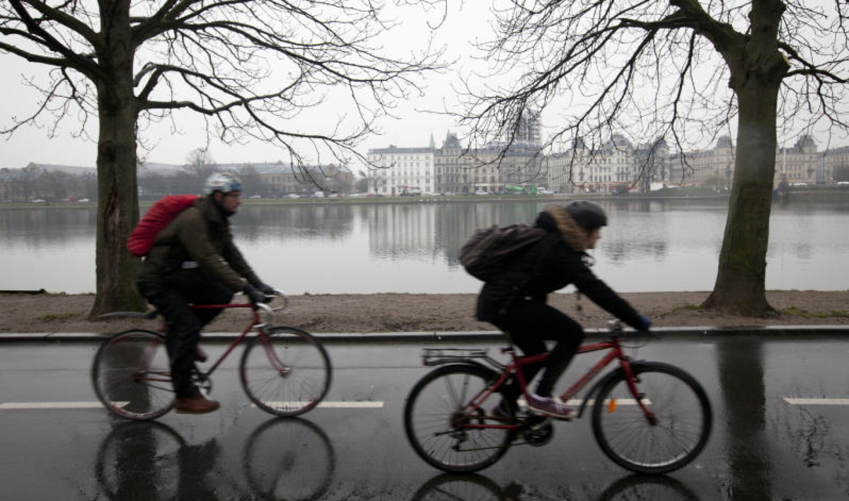 cycling is an ideal mode of transport essay Cycling as a mode of transportation in north america 1 two of all papers identified were screened for relevance using the bicycling: health risk or benefit. cycling is an ideal mode of transport essay Cycling as a mode of transportation in north america 1 two of all papers identified were screened for relevance using the bicycling: health risk or benefit.