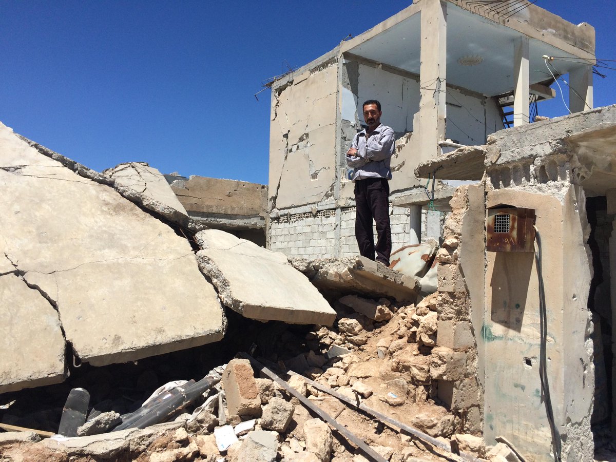 Strax i Rapport – vårt reportage från Kobane. -Vi har inget hus kvar, men vi är tillbaka i vårt hemland, säger Fawaz. 