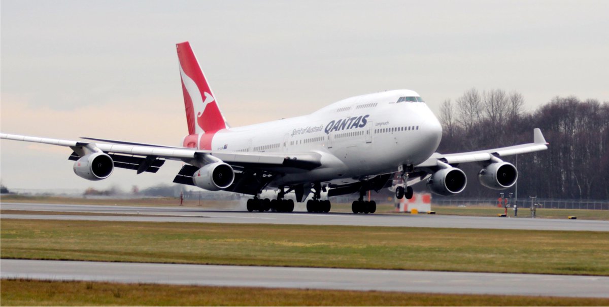 Seasonal service soars in to YVR w/ @Icelandair @Qantas @Condor & @lufthansa: