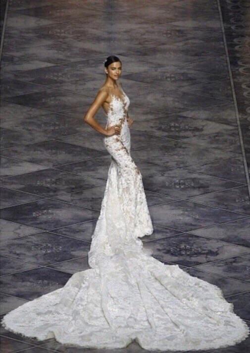 It was the most amazing show ever! Thank you @Pronovias for making me a part of it! 