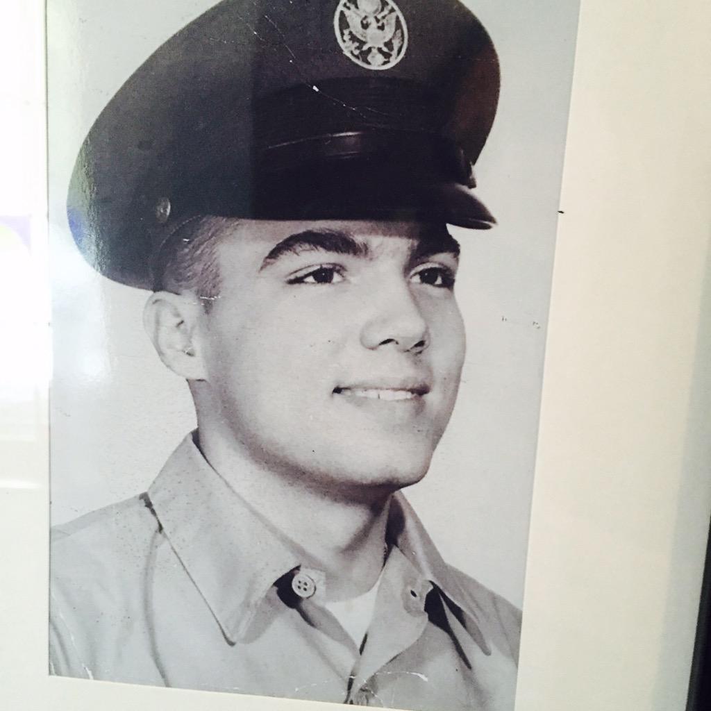 My moms brother -uncle Robert Osbourne Jones was in the Air Force and last served in the Vietnam war. #MemorialDay ???????? http://t.co/37KFOQJXUA