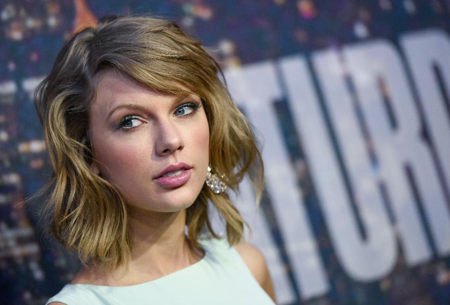 RT @Forbes: At 25, @taylorswift13 is the youngest woman to make this year's #PowerWomen list: http://t.co/niU1G0nJbI http://t.co/R3UZVXEkwG