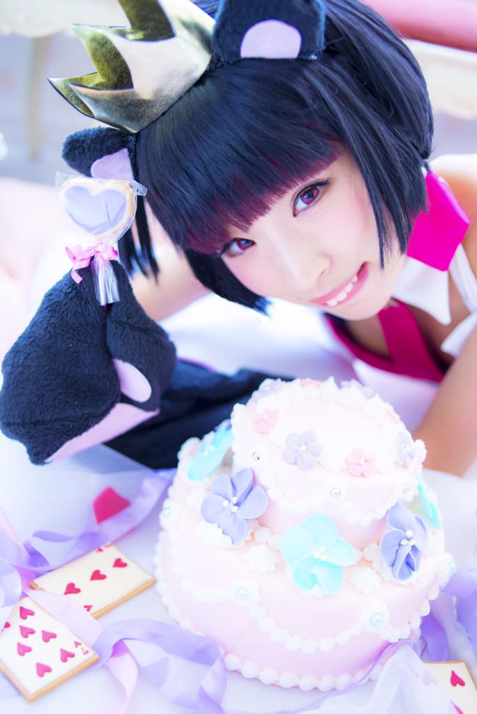 【ユリ熊嵐コスプレ】それからなんとねー!この写真に写ってる可愛いお菓子😭sweetsアーティストで活躍しているKUNIK 【ユリ熊嵐コスプレ】それからなんとねー!この写真に写ってる可愛いお菓子😭sweetsアーティストで活躍しているKUNIK