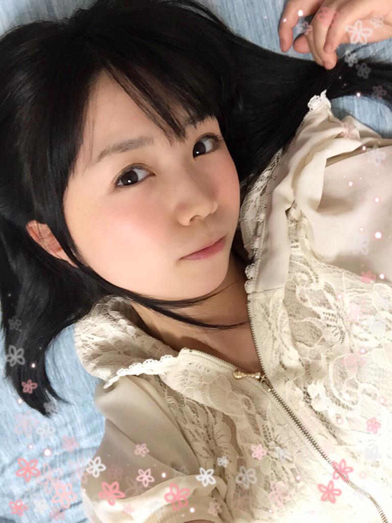 声優の野水伊織さん発情期か。 完全に誘ってる画像を公開