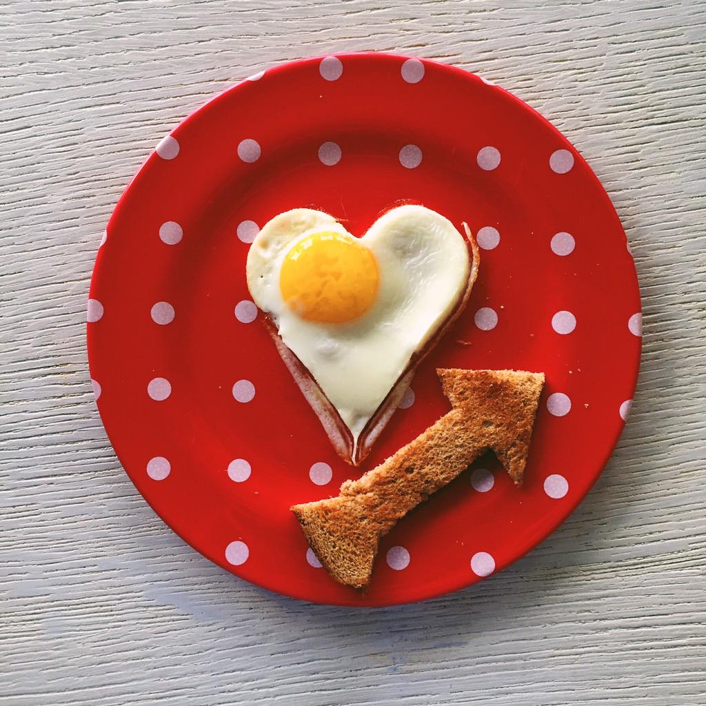 Love. Sunny side up....❤️❤️❤️ #HappySaturday #BreakfastArt http://t.co/XO2DBz670r