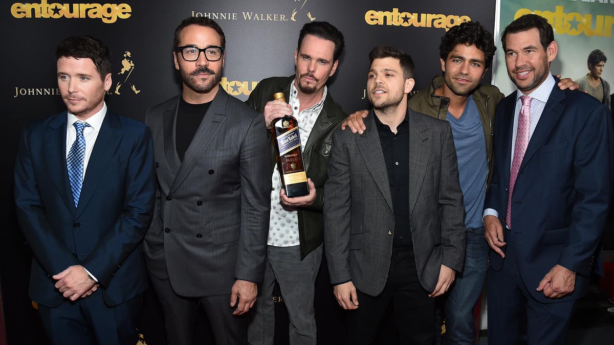 RT @Variety: Doug Ellin and Cast Reunite for 'Entourage' New York Premiere http://t.co/ysSd29QQC0 http://t.co/0kiVEb2oYF