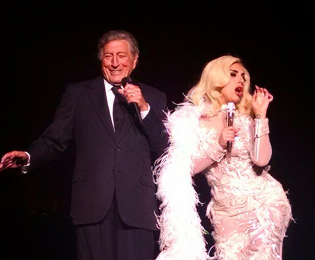 RT @AnthonyVargas: Tony Bennett and Lady Gaga tonight.  Wonderful show... It was like being at the Carlyle. http://t.co/rC464dwSsT