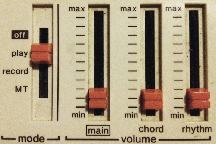 RT @hitRECord This week we're remixing an electronic audio sample. Musicians, come #PlayAlong: http://t.co/FI81lSkg20 http://t.co/BOr0PNXxS4