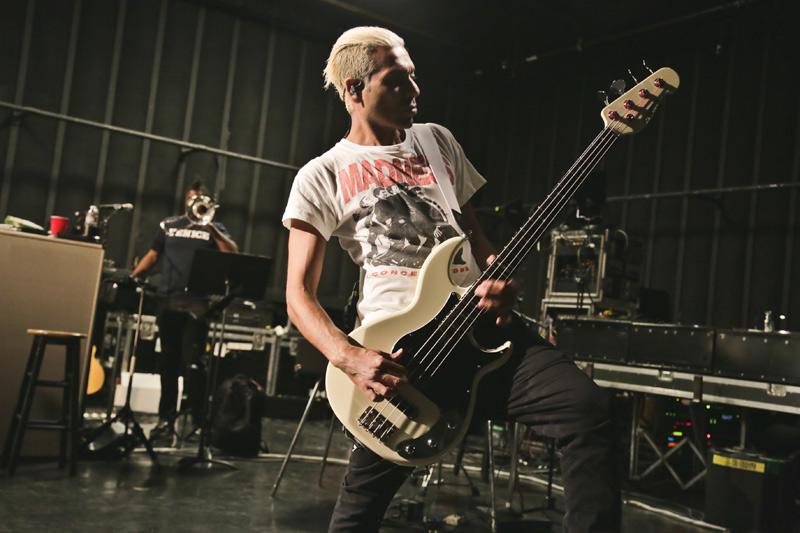 RT @Tonykanal: Sometimes you just gotta match your shirt to your bass. #Bottlerock rehearsals. http://t.co/YLVnigtk3z