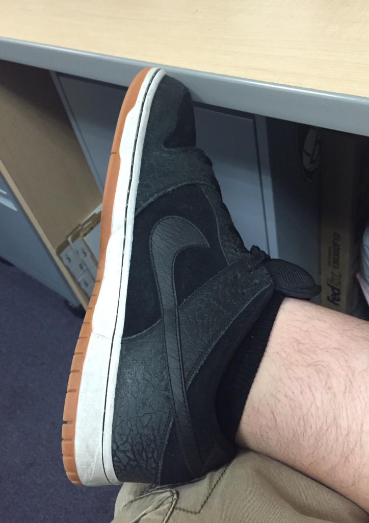 RT @drubov: Had to rock the Entourage dunks today in honor of @entouragemovie's release day. http://t.co/bwjpGykO8W