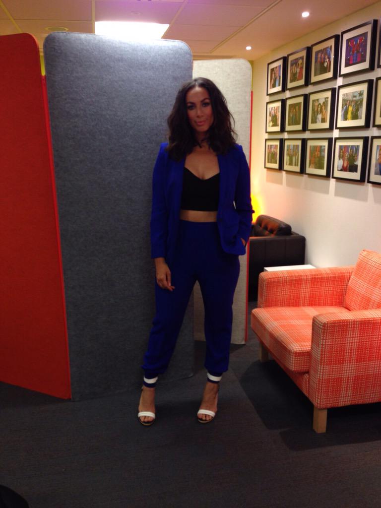 Wearing my fave @stellamccartney tonight for #theoneshow on @BBCOne http://t.co/8ZJxUUwBZY