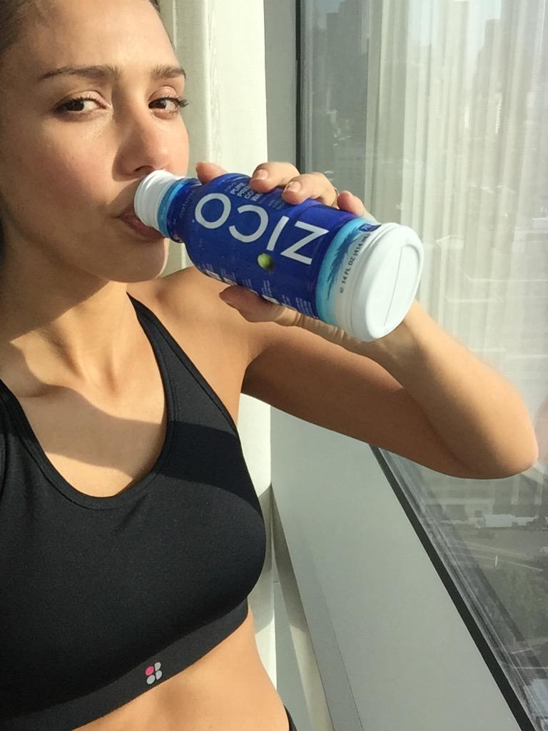 Getting my hydration on @zicococonut #cracklifeopen #nyc 