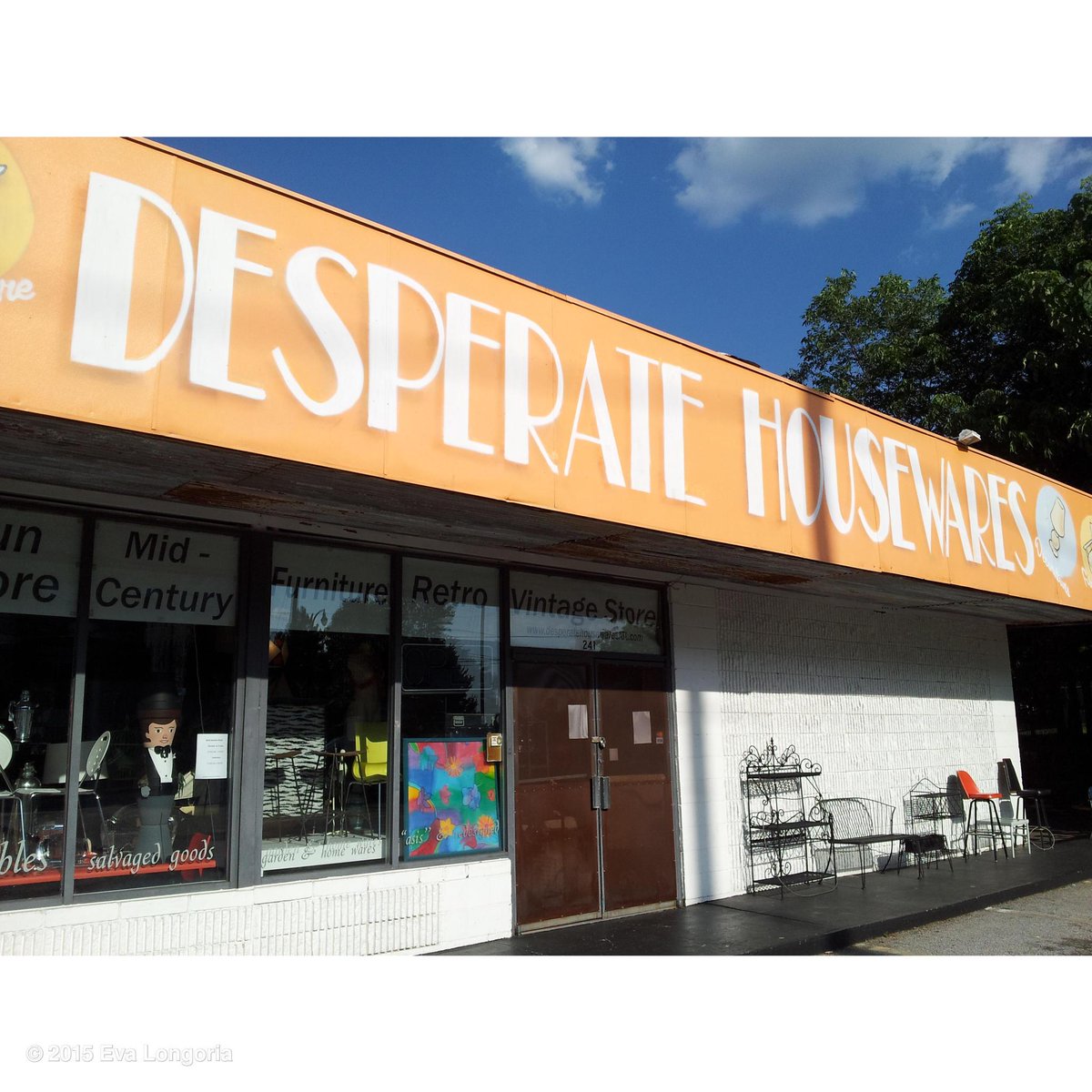 My favorite store in Atlanta....#DesperateHousewares #DH #TooFunny http://t.co/5PaoGvScMv