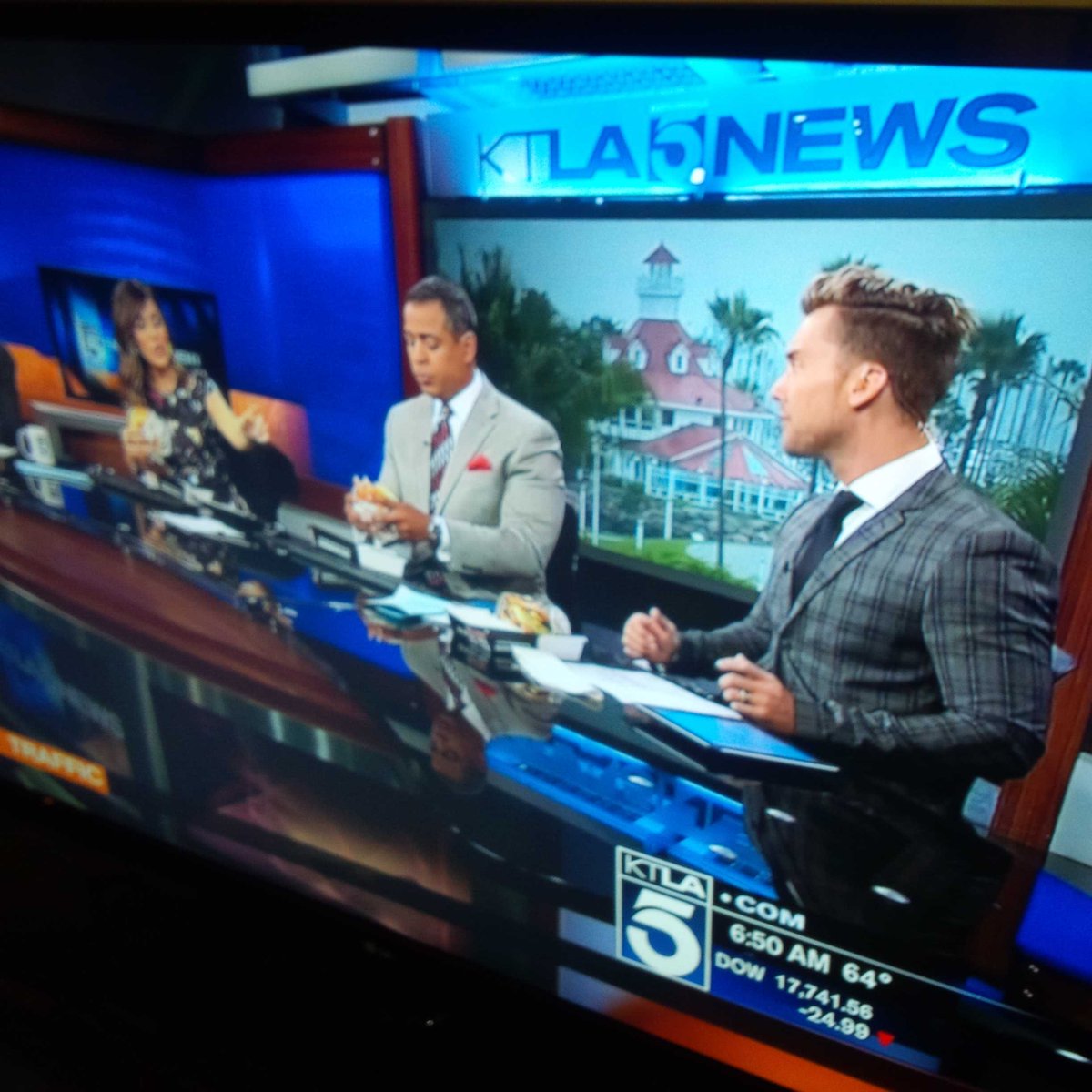 RT @DJLisaFoxx: Awww yeah! Sweet @LanceBass fillin in 4 Sammy on @KTLAMorningNews :) @MeganHenderson @ChrisKTLA @FrankBuckleyTV :) http://t…