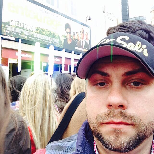 RT @bogdan_ebola: Entourage Movie Premiere in Leicester Square, London http://t.co/ikw4eYlXWf