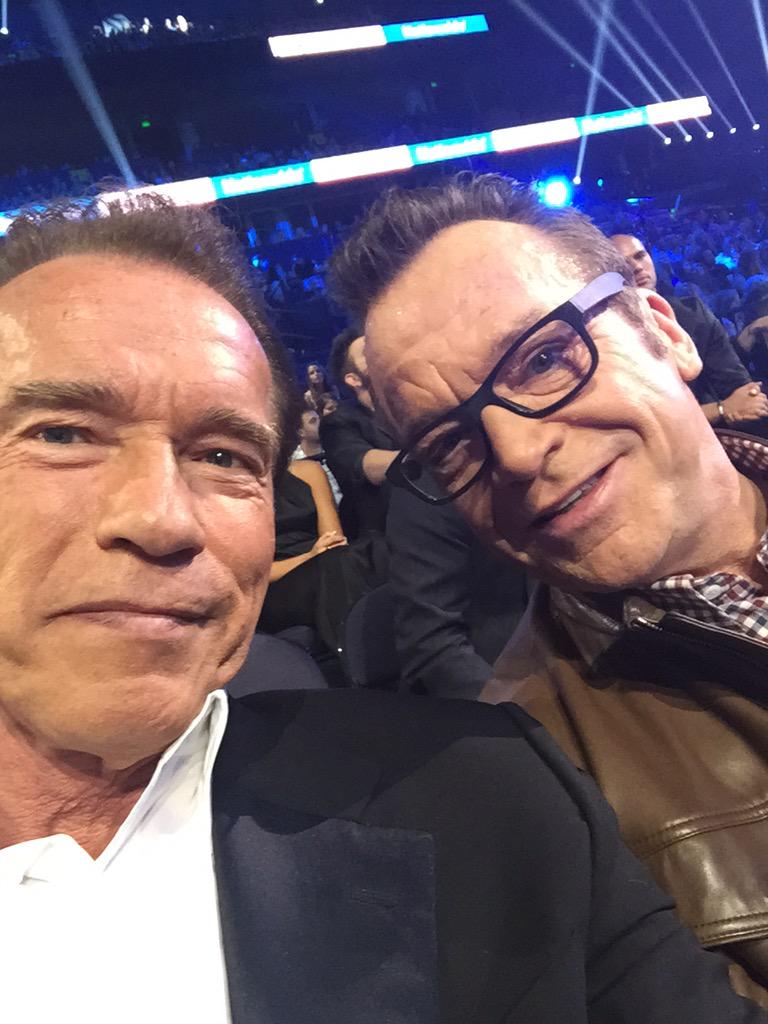 Fantastic presenting @CMT video of the year w/ you, @TomArnold. Should we pencil in True Lies 2 for 2018? #CMTAwards http://t.co/YlQ9r3z4KI