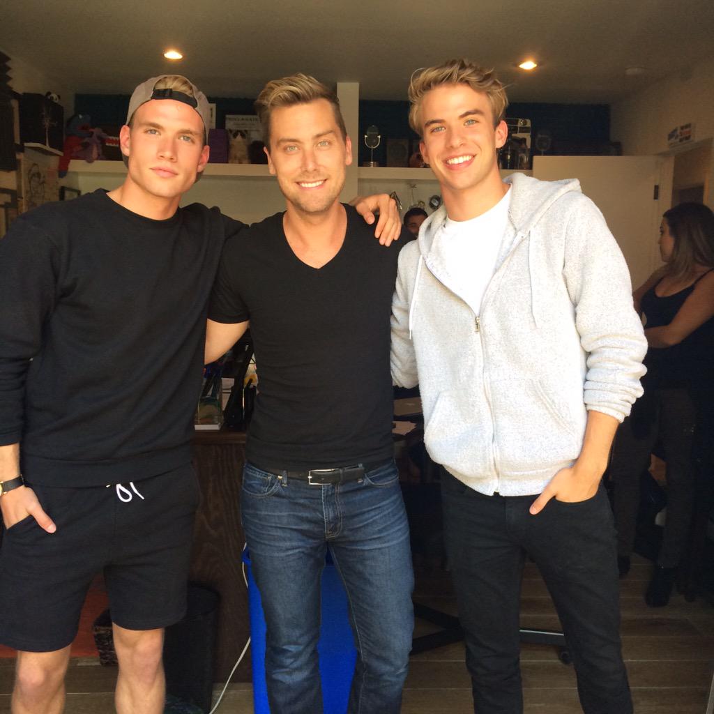 RT @DirtyPopLive: Talking with @AustinRhodes_ and @AaronRhodes_ about YouTube, coming out, and life in LA today on #DirtyPopLive http://t.c…