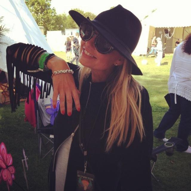 RT @WellChild: ????@EmmaBunton who came over to find out more about WellChild & what we do for children and families @IsleOfWightFest http://t…