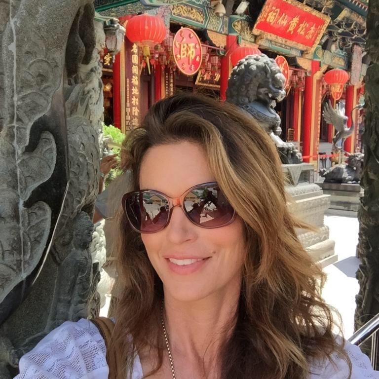 Sending love from the Wong Tai Sin Temple! ????* http://t.co/vfNVVsO4co
