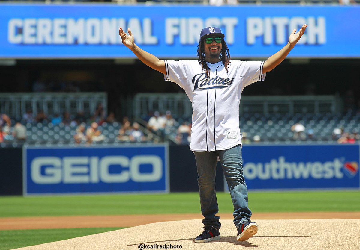 RT @KCAlfredPhoto: #padres new pitcher @LilJon throwing out first pitch today http://t.co/mRmoSGIThD