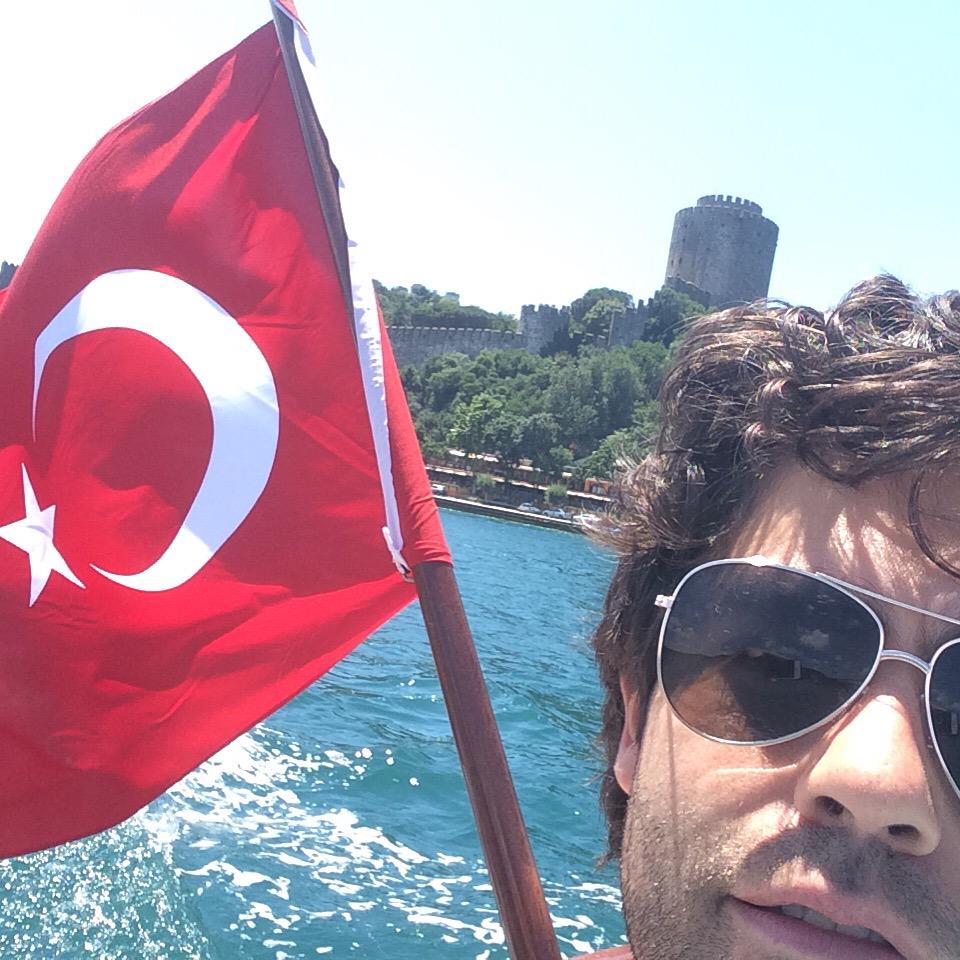 It's good to be king. #istanbul #bosphorus http://t.co/ItXe3NoK9m